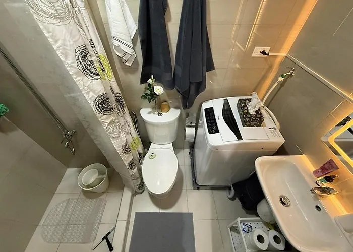 Apartment Modern With Balcony And Pool View Manila